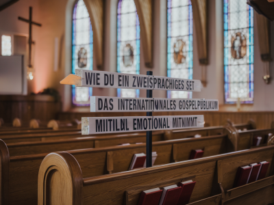 Wie du ein zweisprachiges set programmierst, das internationales gospelpublikum emotional mitnimmt