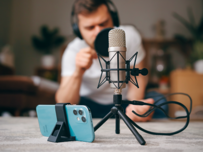 Welches smartphone- und mikrofon-setup liefert zuhause studioähnlichen chorsound für demoaufnahmen