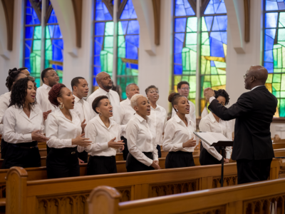 Wie finde ich authentische haitianische gospelarrangements und adaptiere sie respektvoll für meinen chor
